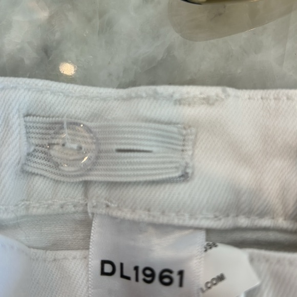 DL1961 Jeans - Picture 11 of 11